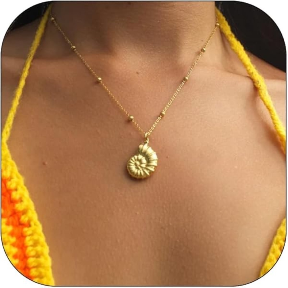 Elegant Gold Shell Pendant Necklace